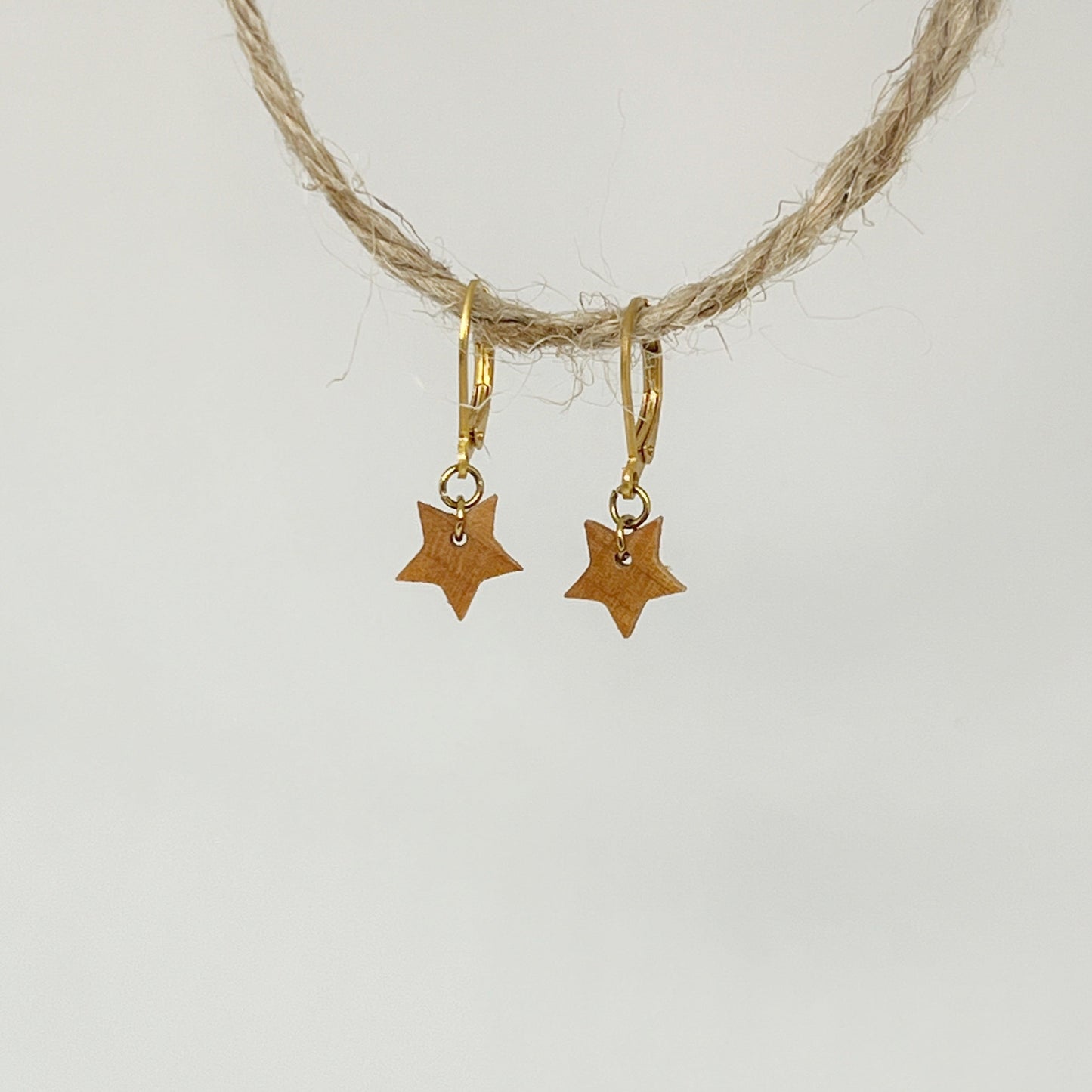 Pendientes de estrella de madera - Dorados