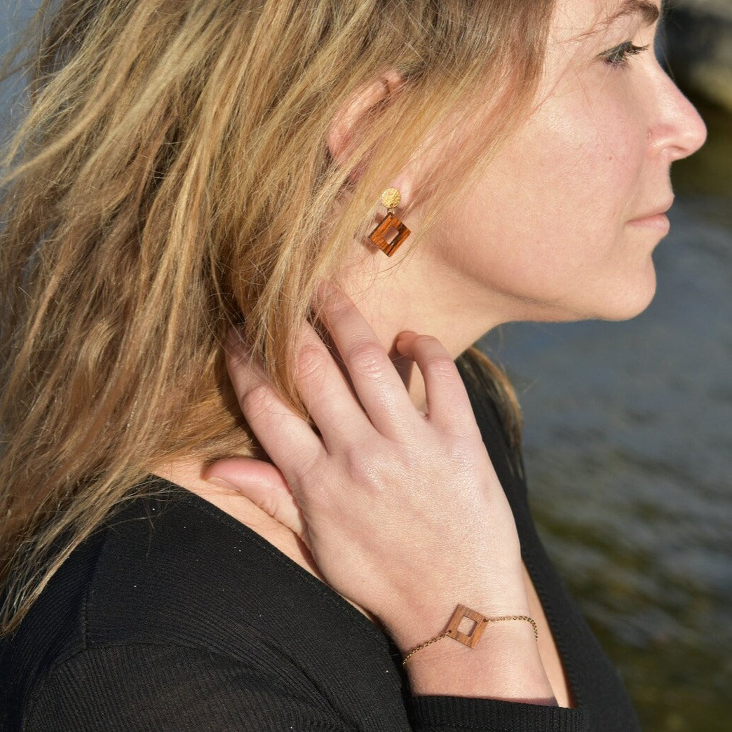 Pulsera cuadrada de madera - Dorada