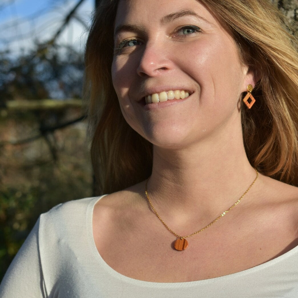 Round wooden necklace - Gold