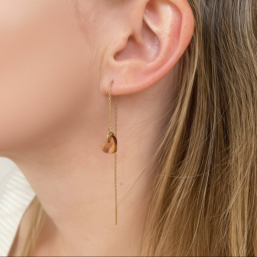 Boucles d'oreilles chaînettes coeur femme dorées longues et réglables en bois précieux et acier inoxydable. Fabrication artisanale en France par une ébéniste