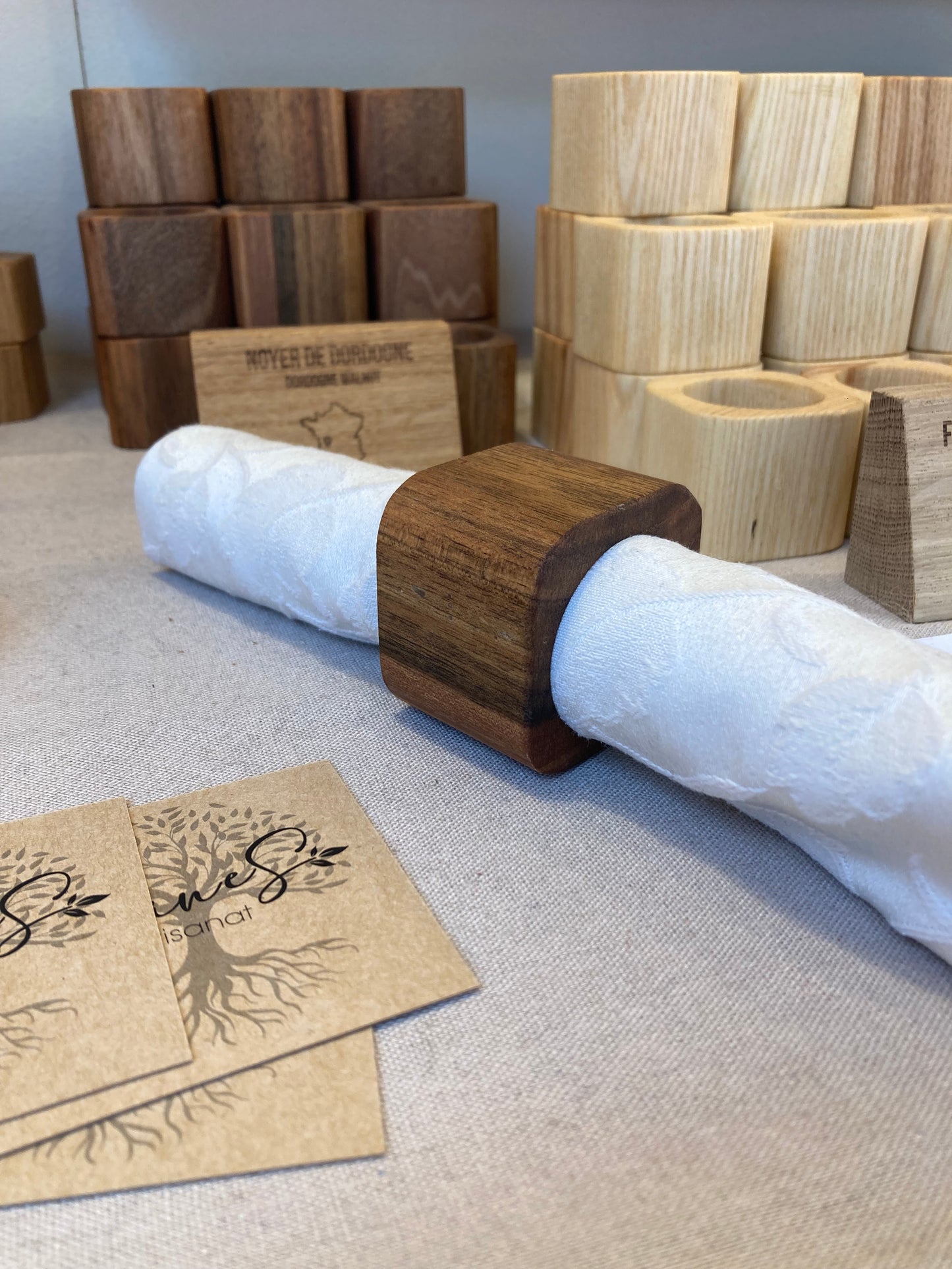 ronds de serviette en bois massif, fabrication artisanale française, racines artisanat