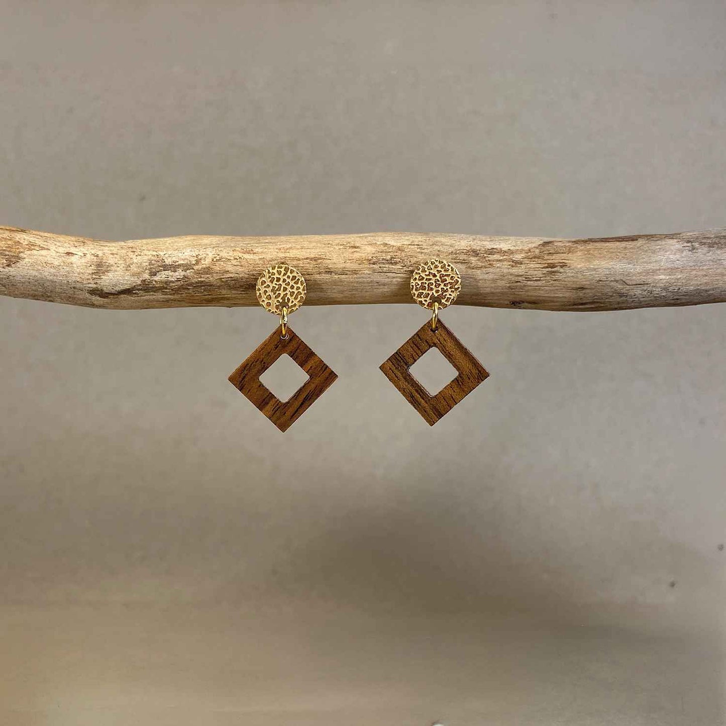 Clous carrés en bois - Dorés
