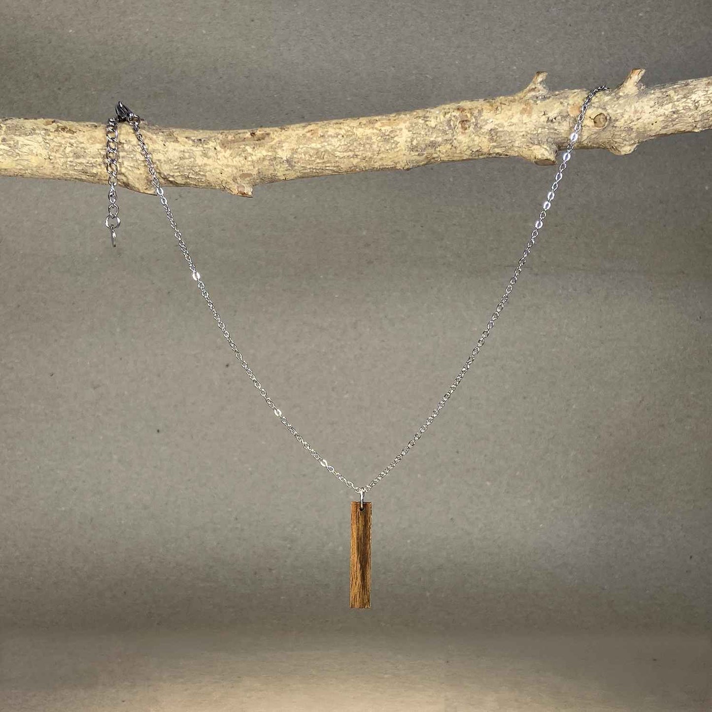 Collier barre en bois - Argenté