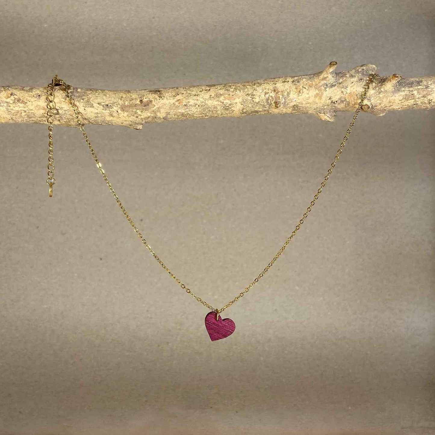Collier cœur en bois - Doré