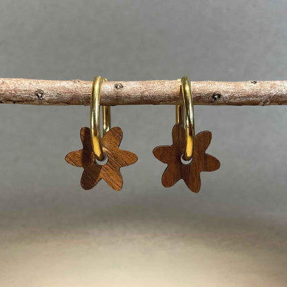 Créoles grandes fleurs en bois - Dorées