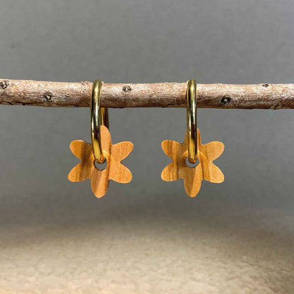 Créoles grandes fleurs en bois - Dorées