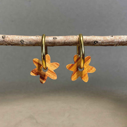 Créoles grandes fleurs en bois - Dorées