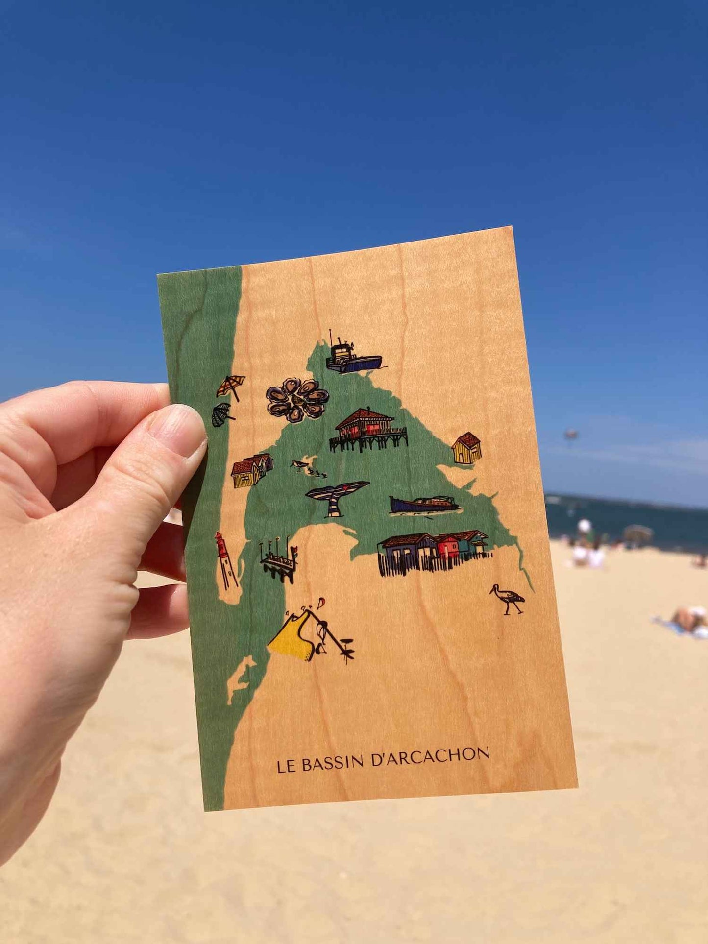 Carte postale en bois d'érable, carte illustrée du Bassin d'Arcachon par Atelier Palmito, papeterie, fabriqué en france, racines artisanat 