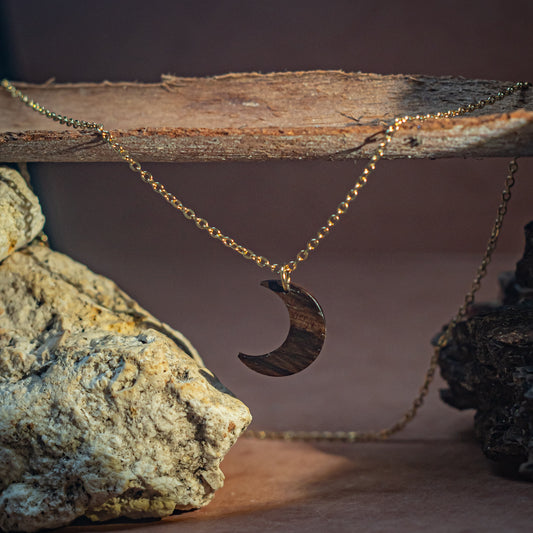 Collier demi-lune en bois - Doré